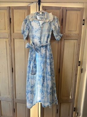 Light Blue Floral Puff-Sleeve Maxi Dress with Tie Waist